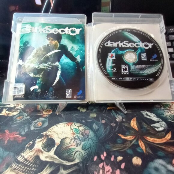Dark Sector PS3 | Complete with Case & Art Mature Action Shooter - Picture 2 of 3